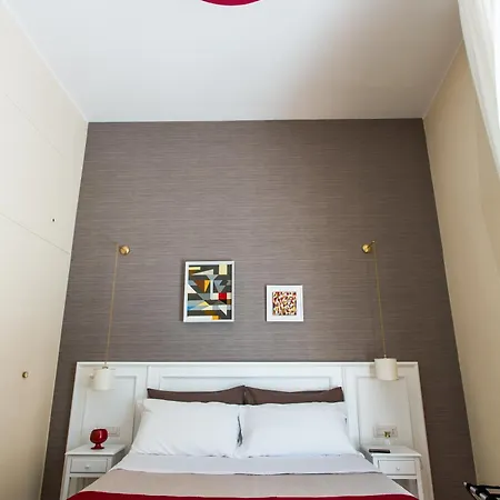 Novanova Νάπολη